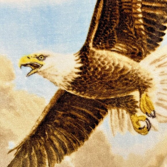 Vintage Giordano Bald Eagle Fleece Throw – Cottagecore Cozy, Rustic Americana - Picture 3 of 5
